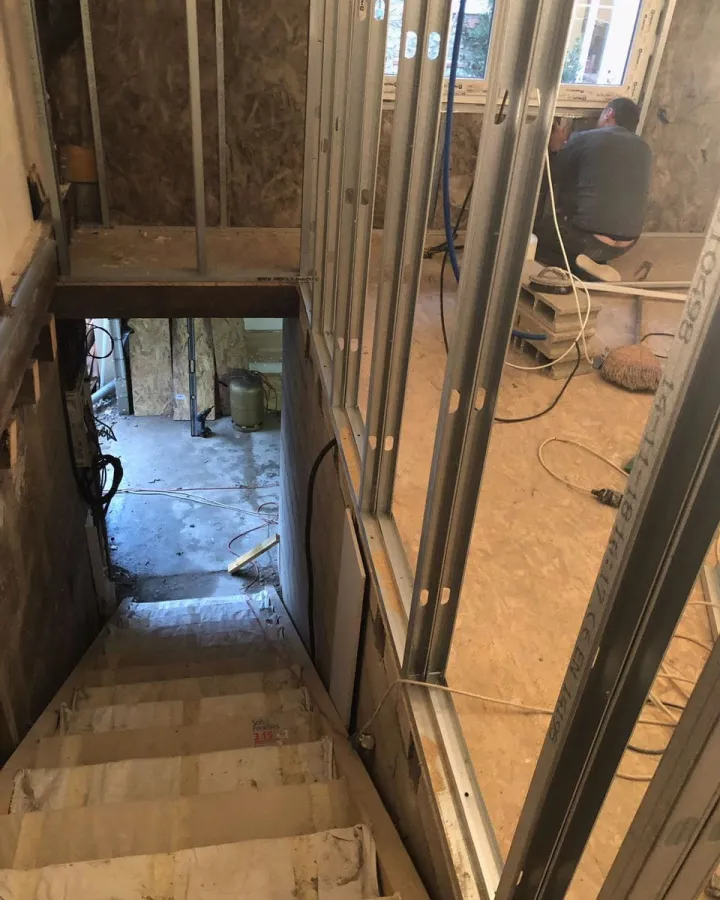 Escalier d’origine de l’atelier avant travaux
